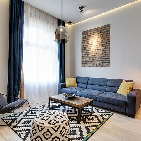Luxury Apartment By Hi5 -Andrassy Suite Budapest Bagian luar foto