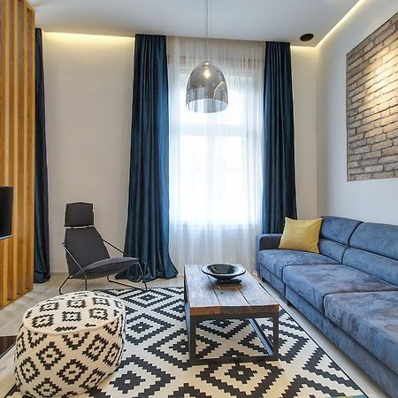 Luxury Apartment By Hi5 -Andrassy Suite Budapest Bagian luar foto