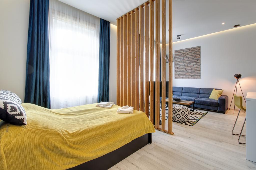 Luxury Apartment By Hi5 -Andrassy Suite Budapest Bagian luar foto