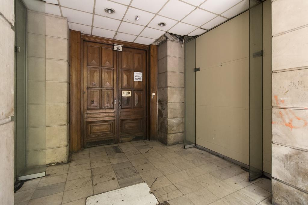Luxury Apartment By Hi5 -Andrassy Suite Budapest Bagian luar foto