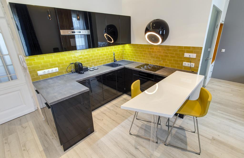 Luxury Apartment By Hi5 -Andrassy Suite Budapest Bagian luar foto