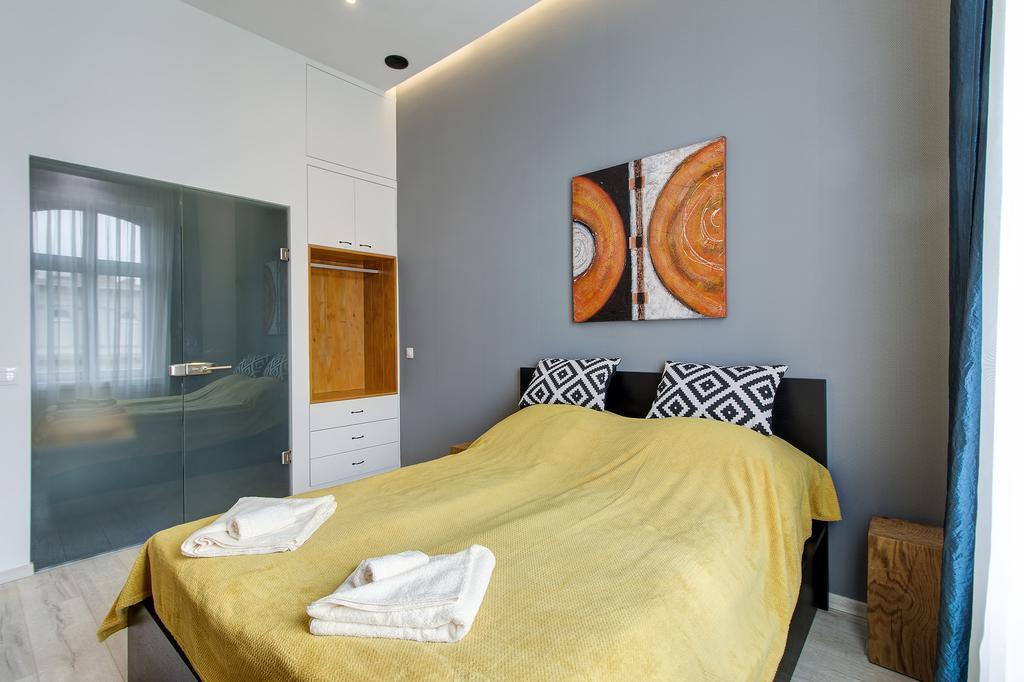 Luxury Apartment By Hi5 -Andrassy Suite Budapest Bagian luar foto