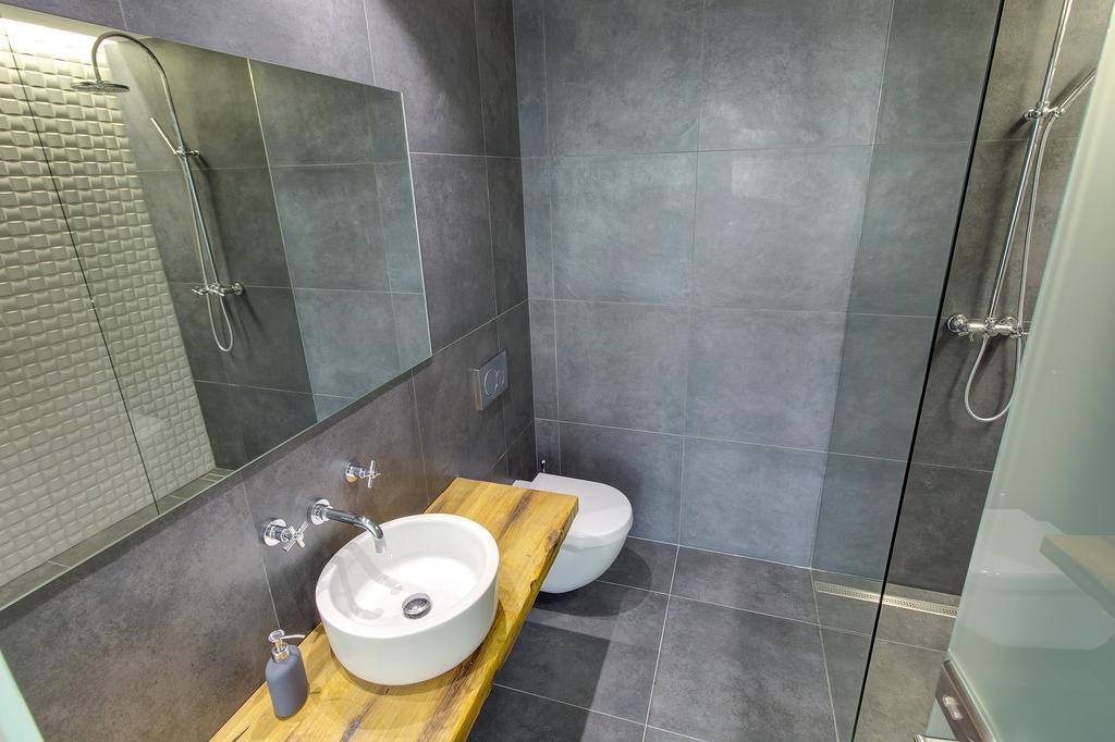 Luxury Apartment By Hi5 -Andrassy Suite Budapest Bagian luar foto