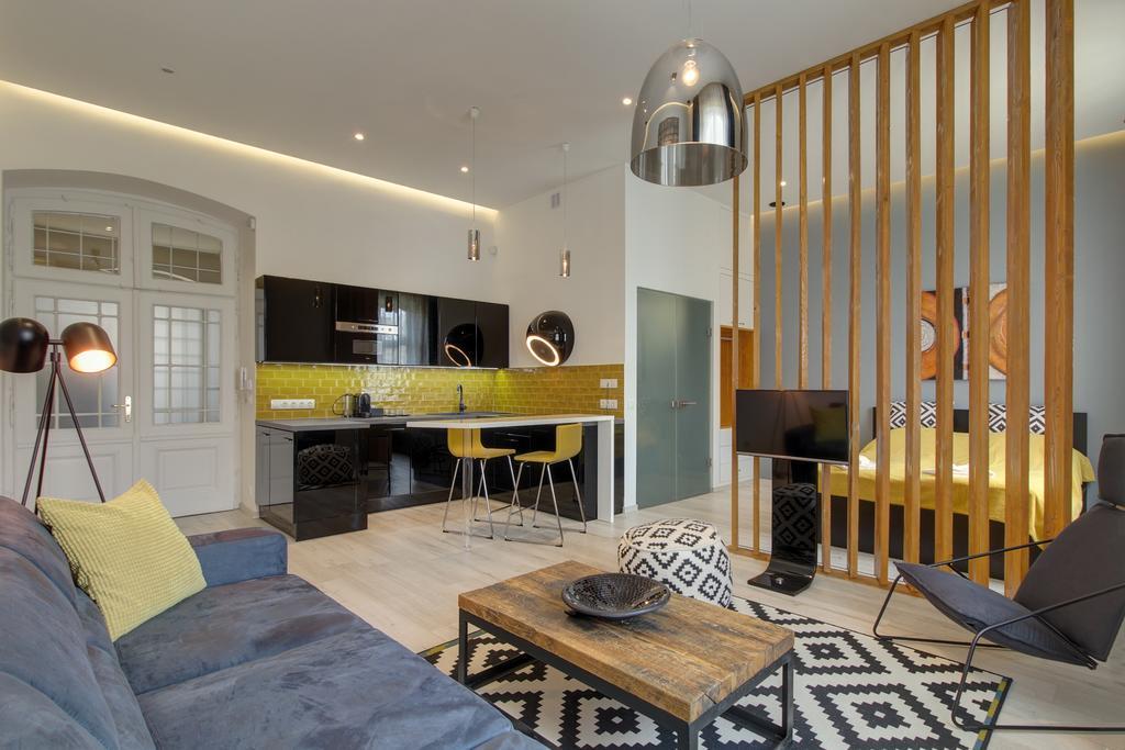 Luxury Apartment By Hi5 -Andrassy Suite Budapest Bagian luar foto