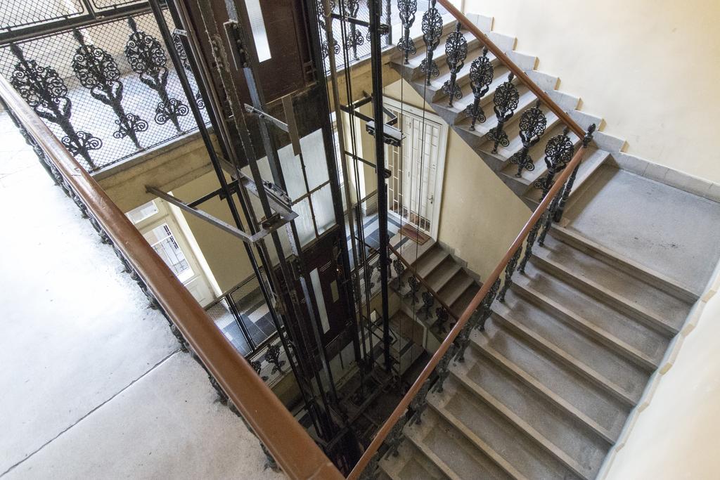 Luxury Apartment By Hi5 -Andrassy Suite Budapest Bagian luar foto