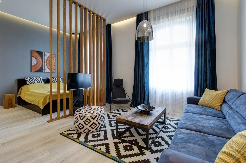 Luxury Apartment By Hi5 -Andrassy Suite Budapest Bagian luar foto