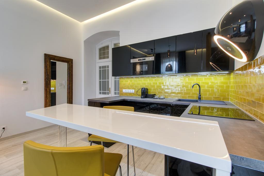 Luxury Apartment By Hi5 -Andrassy Suite Budapest Bagian luar foto